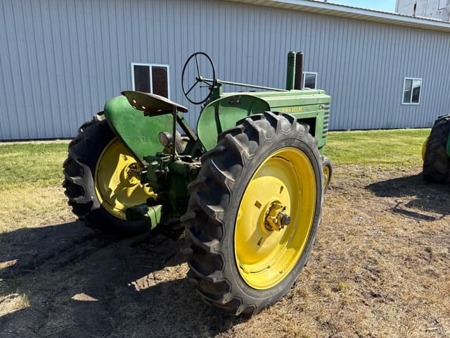 Image of John Deere A equipment image 3