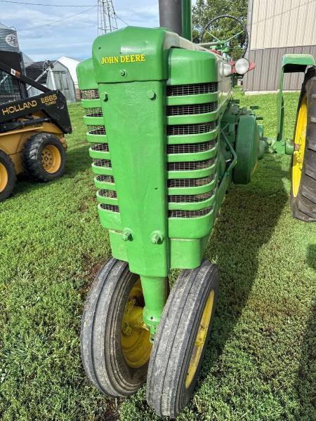 Image of John Deere A equipment image 4