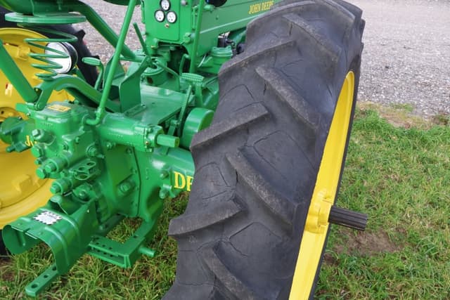 Image of John Deere B equipment image 3