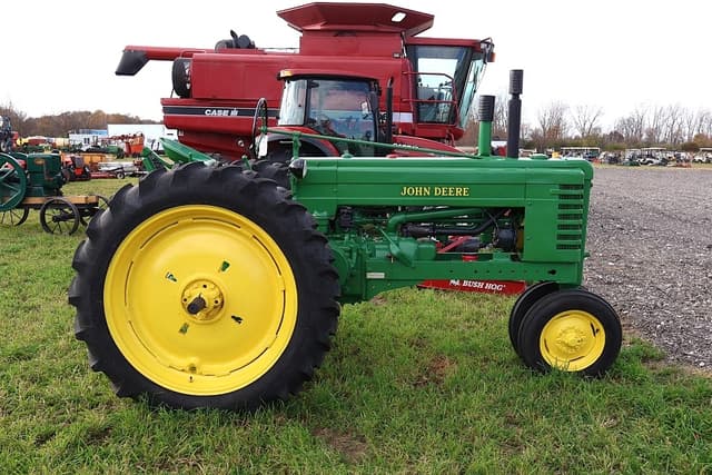 Image of John Deere B equipment image 2