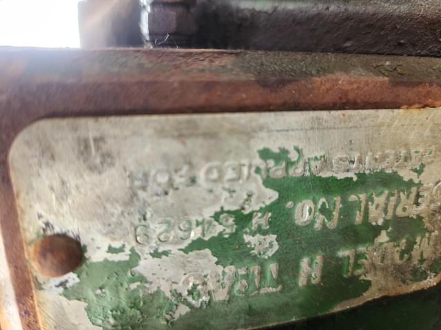 Image of John Deere H equipment image 4