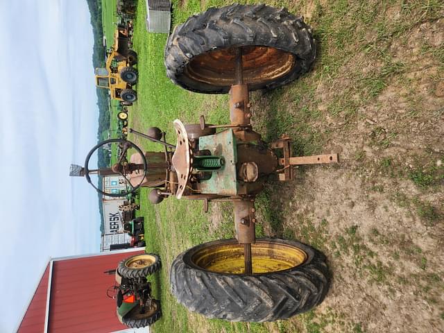 Image of John Deere H equipment image 1