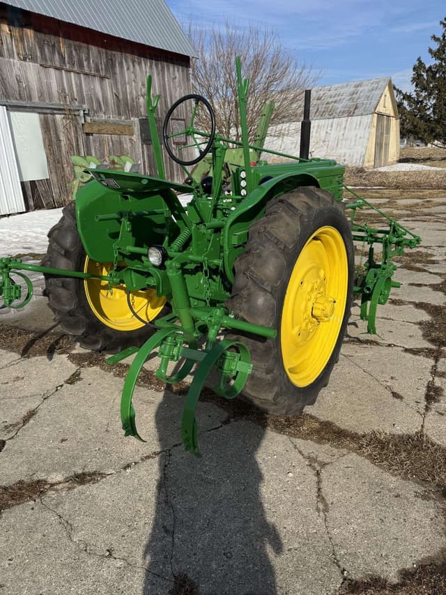 Image of John Deere H equipment image 4