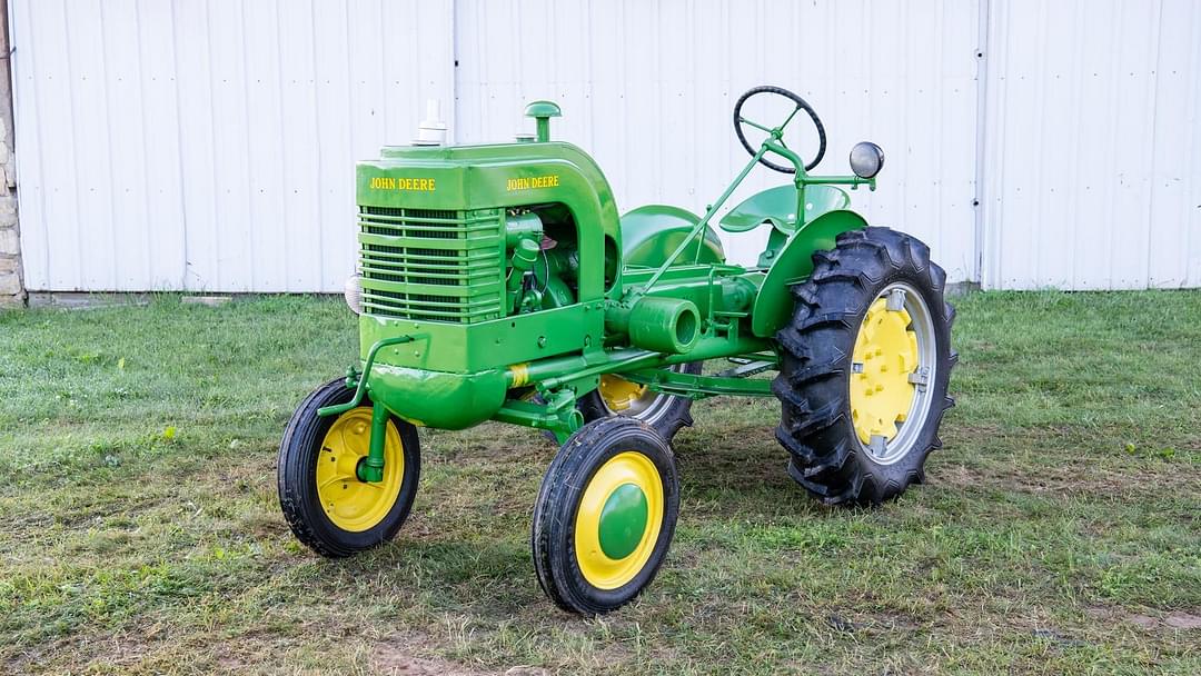 Image of John Deere LA Primary image