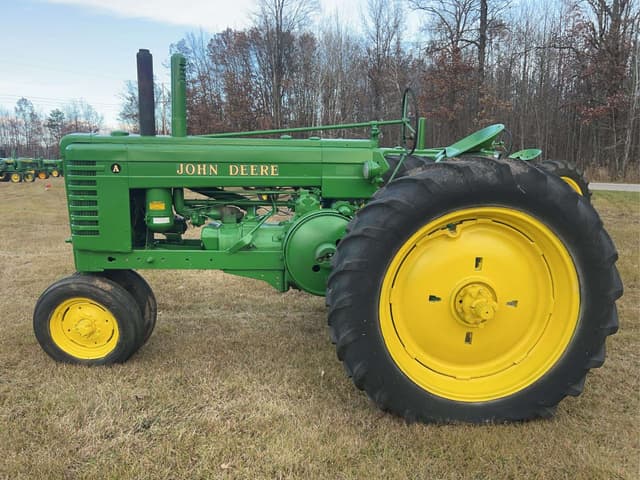 Image of John Deere A equipment image 1