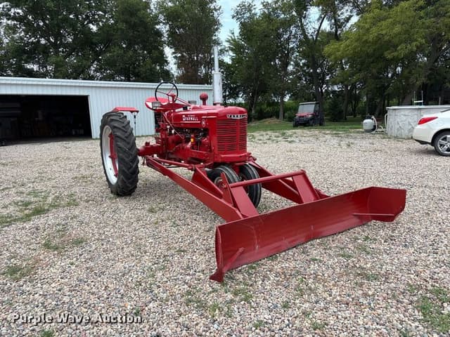 Image of Farmall H equipment image 2