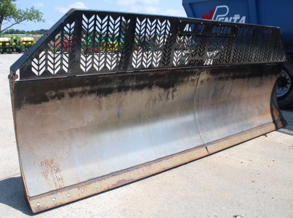 Main image Grouser PRO 660