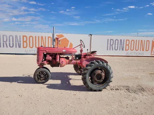 Image of Farmall B equipment image 1