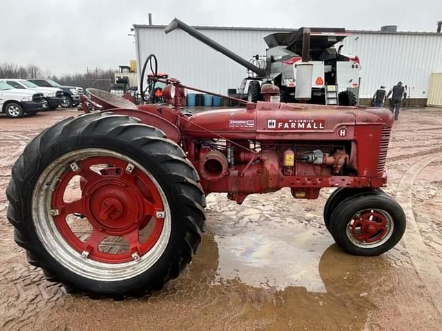 Image of Farmall H equipment image 3