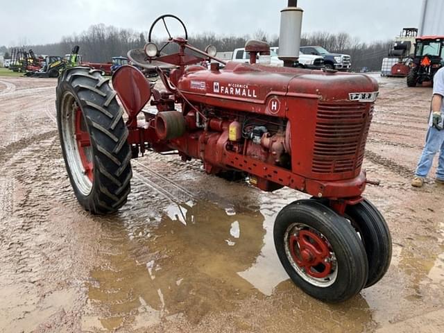 Image of Farmall H equipment image 2