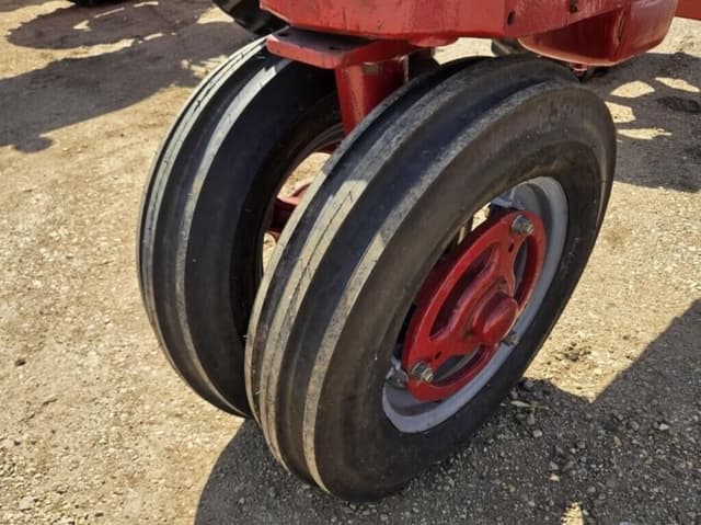 Image of Farmall H equipment image 3