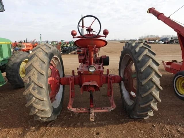 Image of Farmall H equipment image 4