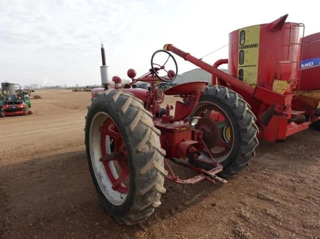Image of Farmall H equipment image 2