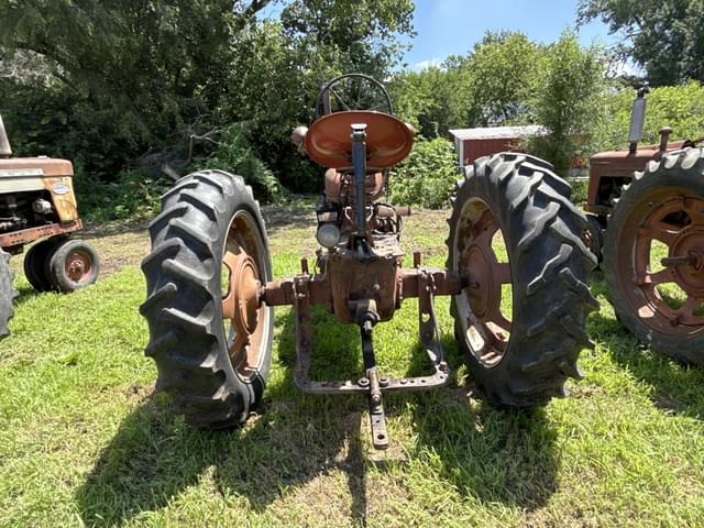 Image of Farmall H equipment image 3