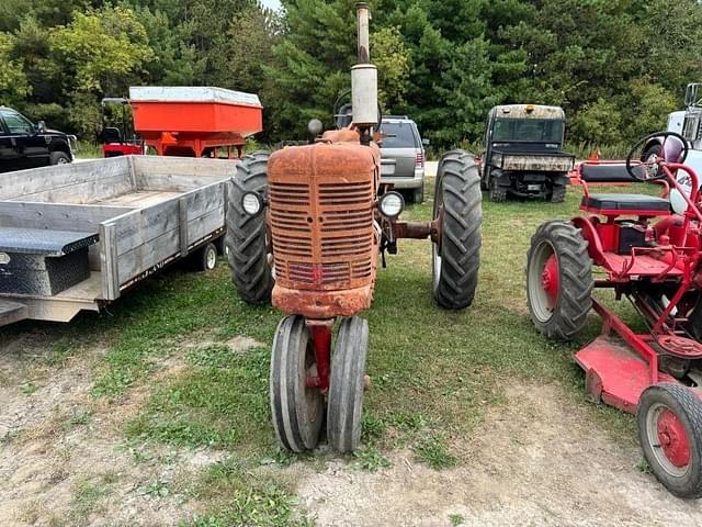 Image of Farmall M equipment image 1