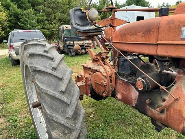 Image of Farmall M equipment image 4