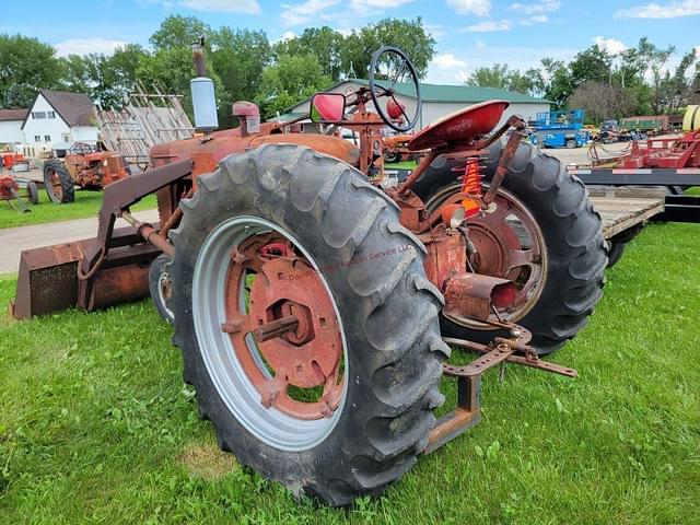 Image of Farmall M equipment image 2