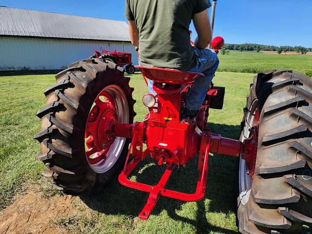 Image of Farmall MD equipment image 3