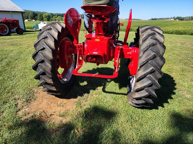 Image of Farmall MV equipment image 2