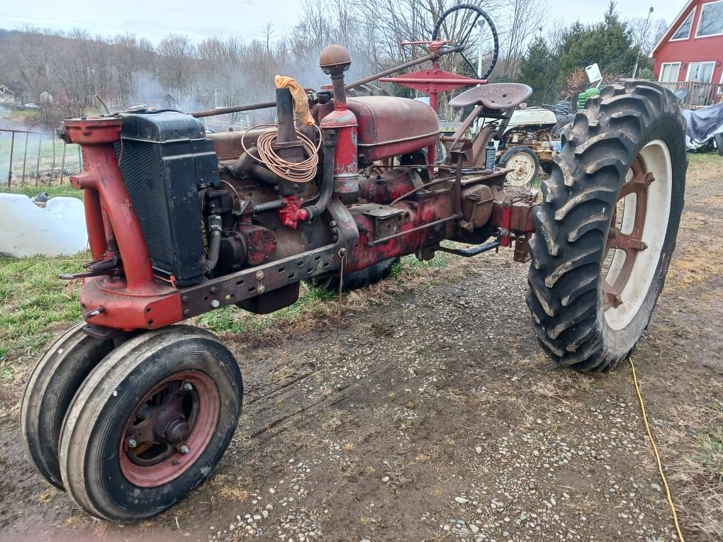 Image of Farmall H Primary Image