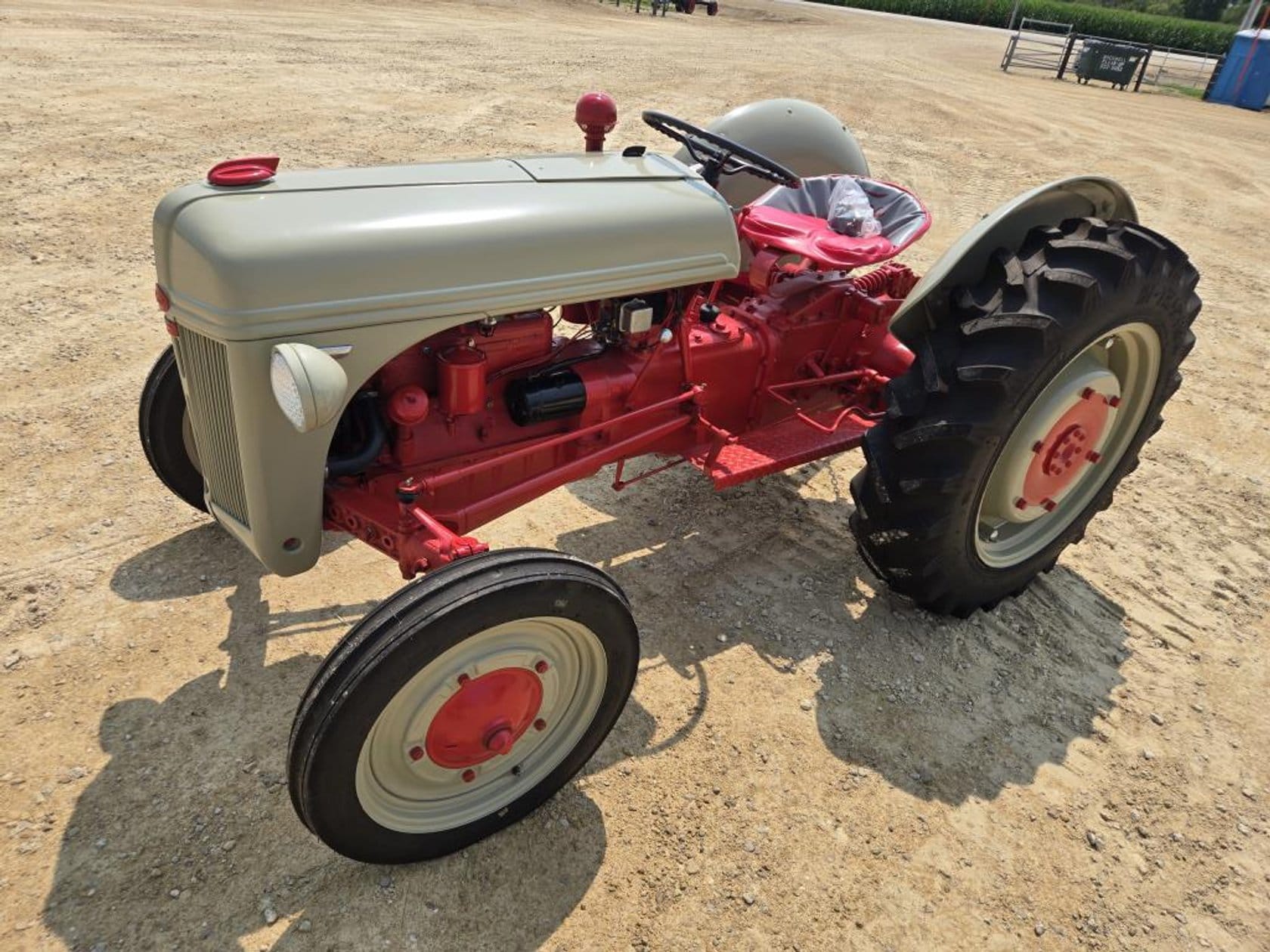 1947 Ford 2N Equipment Image0