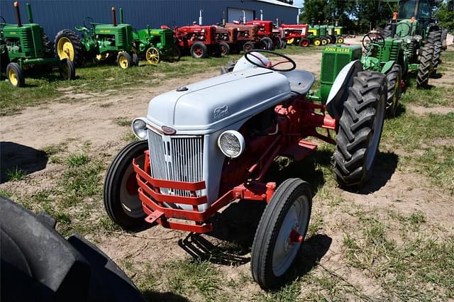 Image of Ford 8N equipment image 1