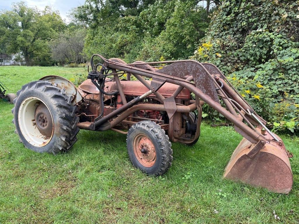 1947 Ford 8N Equipment Image0