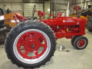 Main image International Harvester Farmall H
