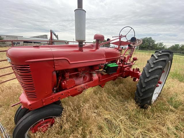 Image of Farmall H equipment image 1