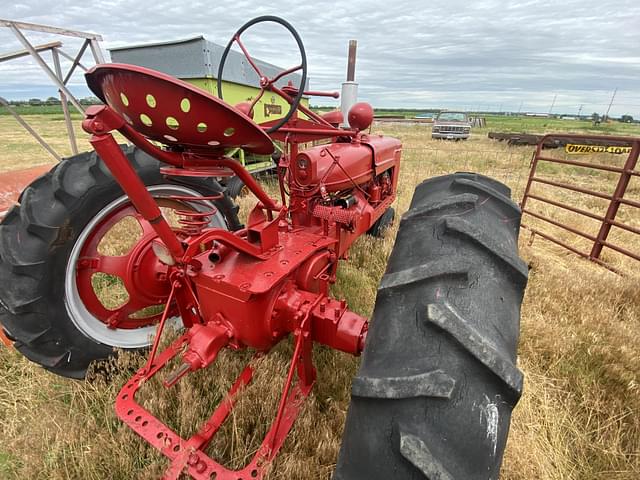 Image of Farmall H equipment image 3