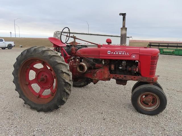 Image of Farmall H equipment image 4