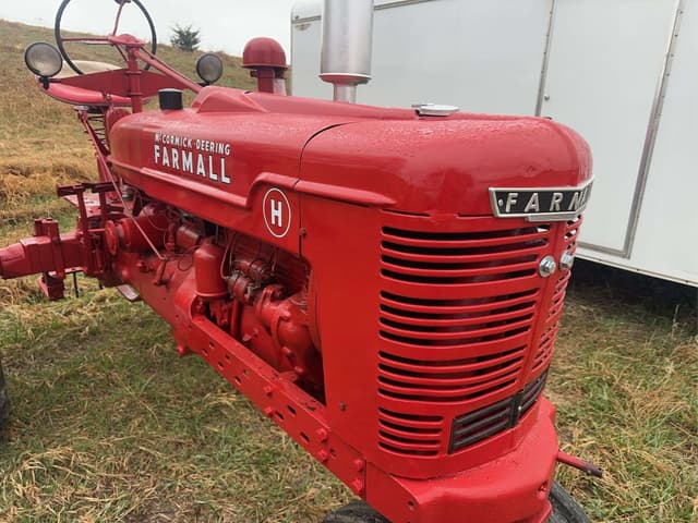 Image of Farmall H equipment image 3