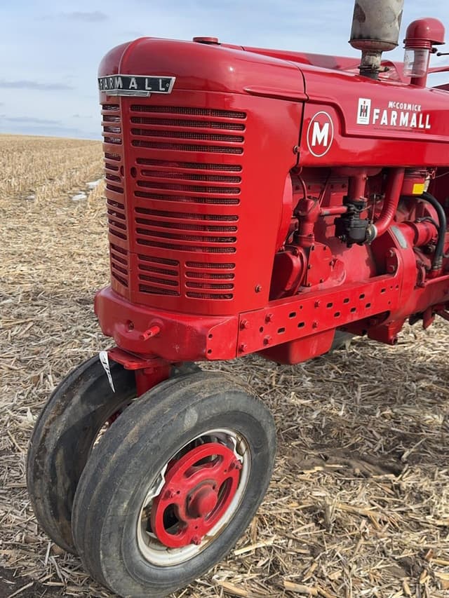 Image of Farmall M equipment image 3