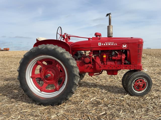 Image of Farmall M equipment image 2