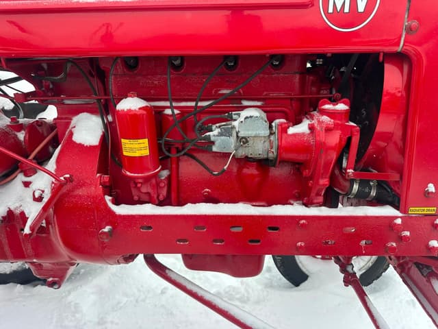 Image of Farmall M equipment image 4