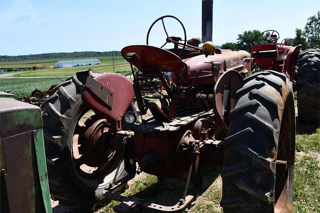 Image of Farmall M equipment image 4