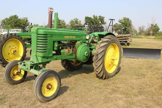 Image of John Deere A equipment image 1