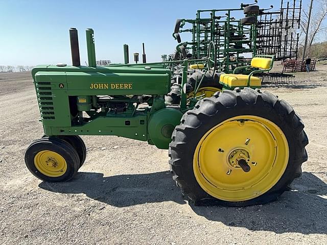 Image of John Deere A equipment image 1