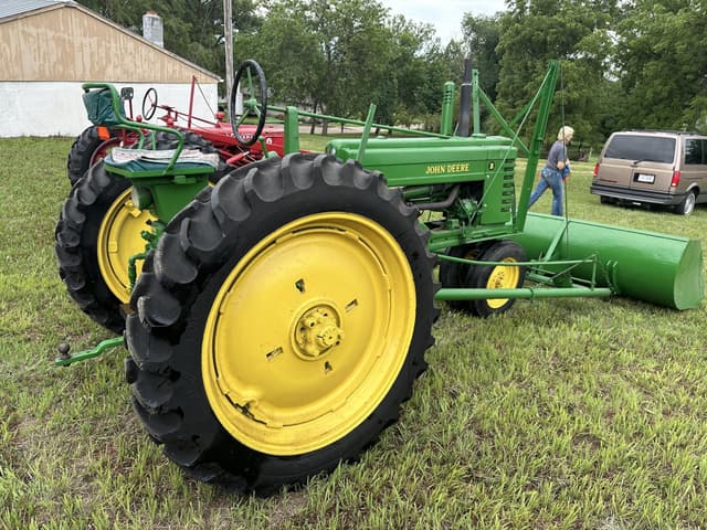 Image of John Deere B equipment image 3