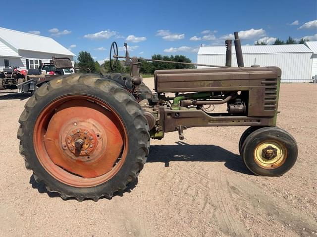 Image of John Deere B equipment image 1