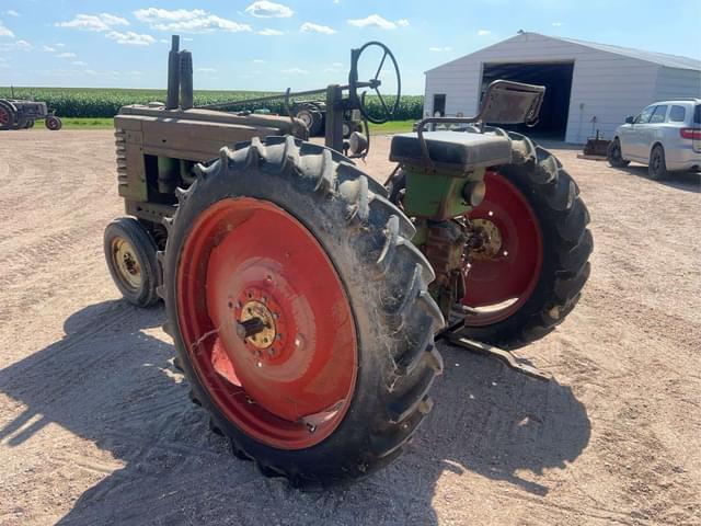 Image of John Deere B equipment image 4
