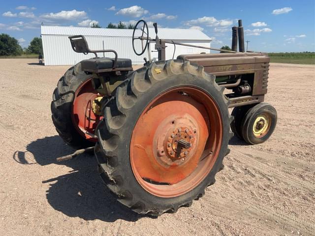 Image of John Deere B equipment image 2