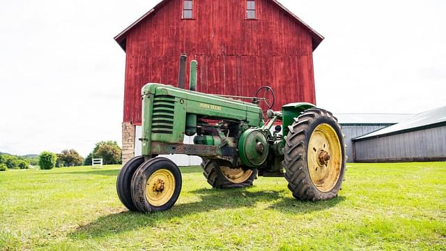 Image of John Deere A equipment image 1