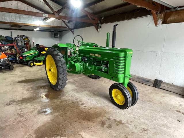 Image of John Deere B equipment image 2