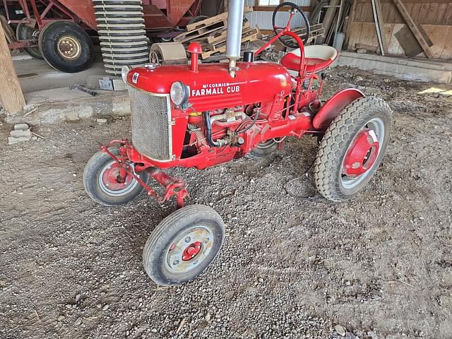 Image of Farmall Cub equipment image 2