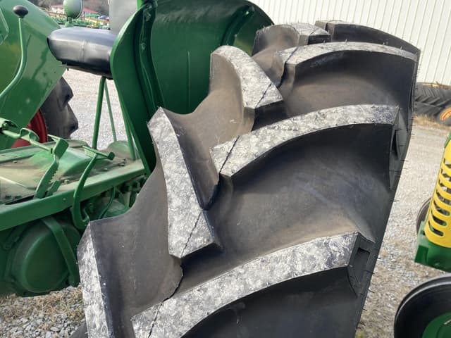 Image of Oliver 88 equipment image 3