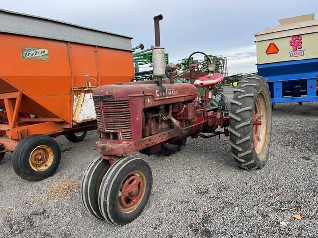 Image of Farmall H equipment image 2