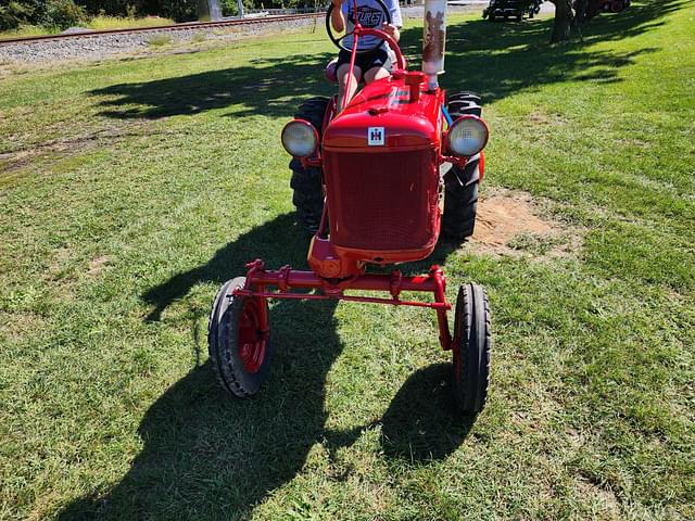 Image of Farmall Cub equipment image 2