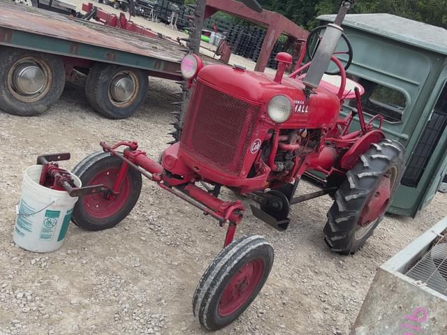 Image of Farmall Cub equipment image 1