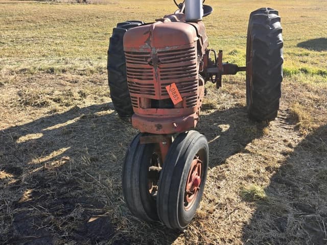 Image of Farmall H equipment image 1